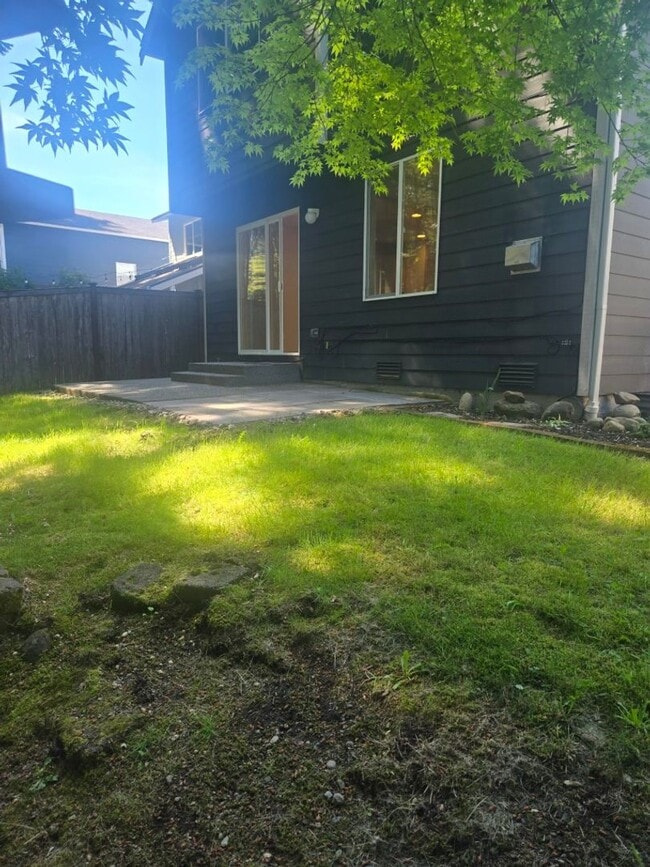 Building Photo - 3bd/2.5ba Maple Valley Home