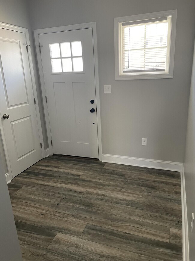 Building Photo - 1179 Commonwealth Cir