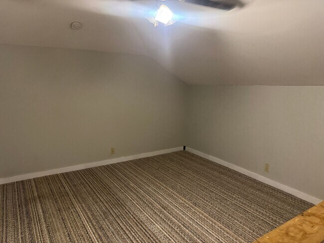 Building Photo - 301 S 13th St