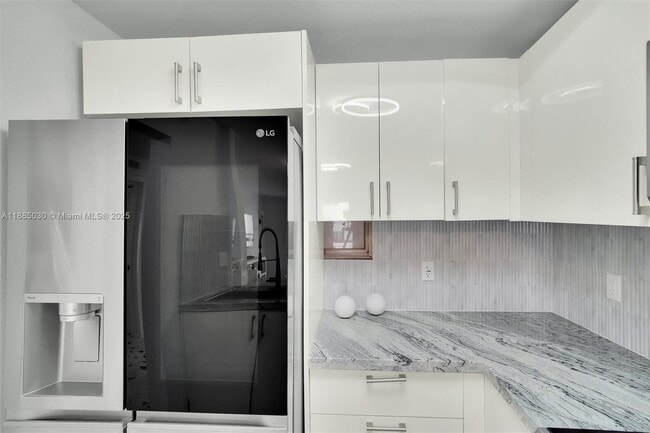 Building Photo - 3527 NE 168th St