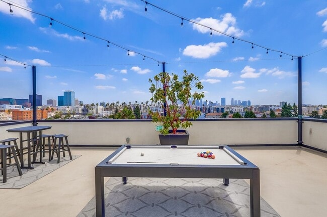 Building Photo - Stunning 2 Story Modern Lofts in Koreatown - 6 Weeks Free Move In Special!