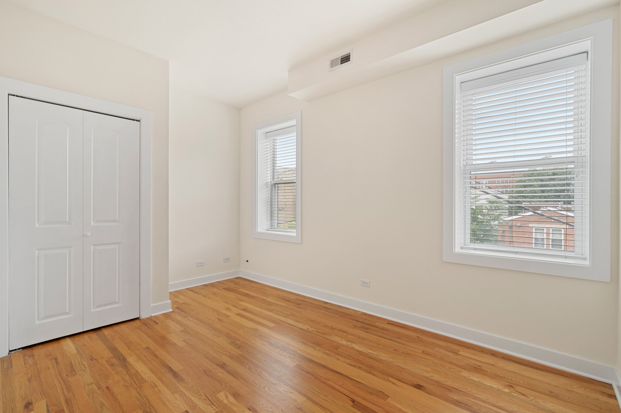 Building Photo - 1432 N Maplewood Ave