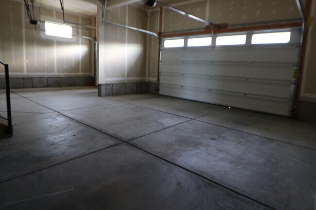 Building Photo - Large 5 Bed 3.5 Bath Home in Lehi Utah!