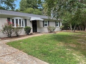 Building Photo - 433 Queens Creek Rd