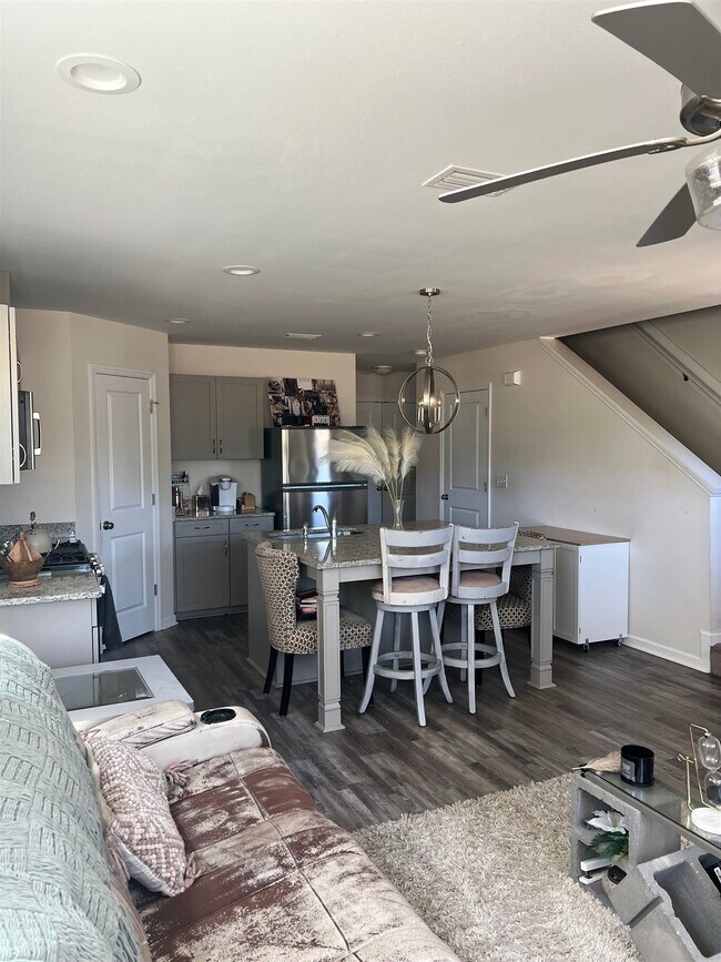 Building Photo - 2840 Blue Blossom Trail