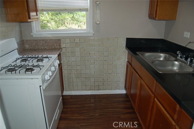 Building Photo - 667 N Towne Ave