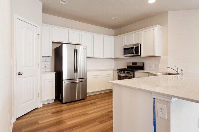 Building Photo - Gorgeous 4-bedroom home!
