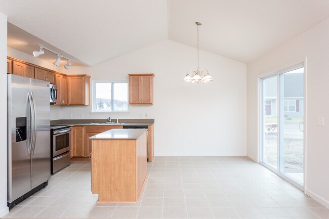 Building Photo - 50 Silverlight Wy