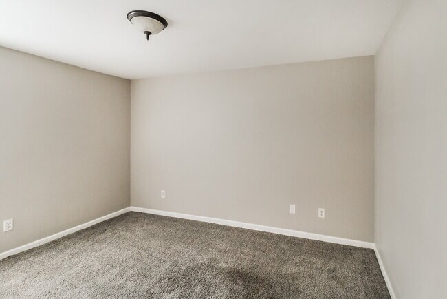 Building Photo - 2680 Freemont St