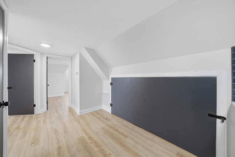 Building Photo - 6640 W Foster Ave