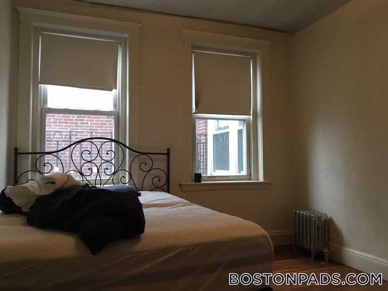 Building Photo - 1800 Commonwealth Ave