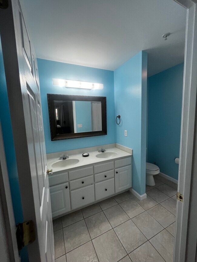 Building Photo - 2520 Friedland Pl