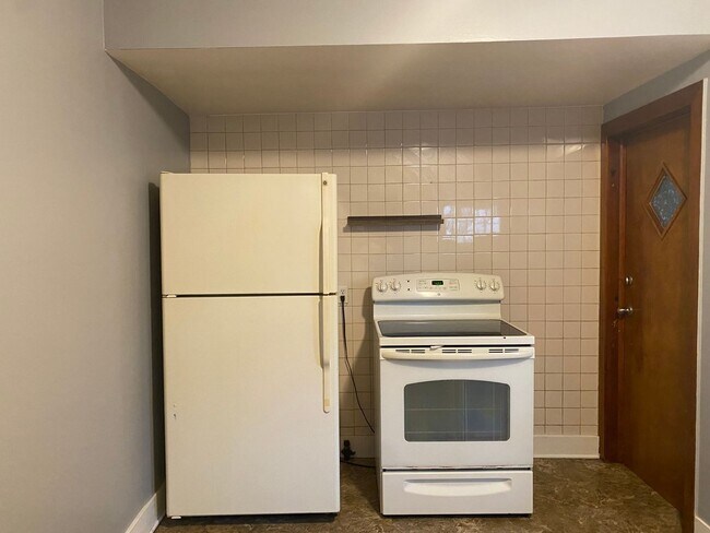 Building Photo - 717 5th Street