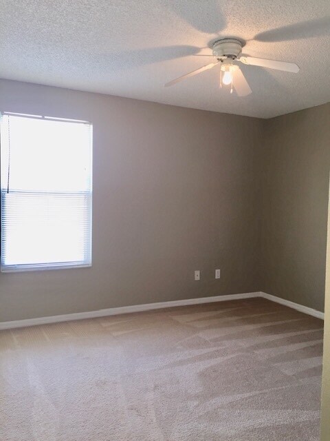 Building Photo - AVALON PARK!MOVE IN NOW! LARGE 5bd 2.5 bat...