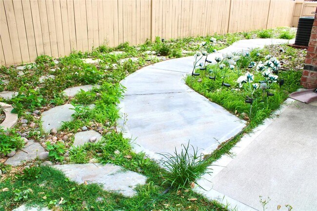 Building Photo - 22538 Market Square Ln