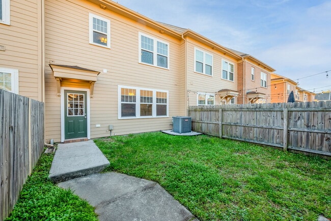 Building Photo - 748 Washington Ave