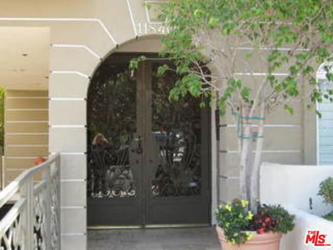 Building Photo - 11840 Dorothy St