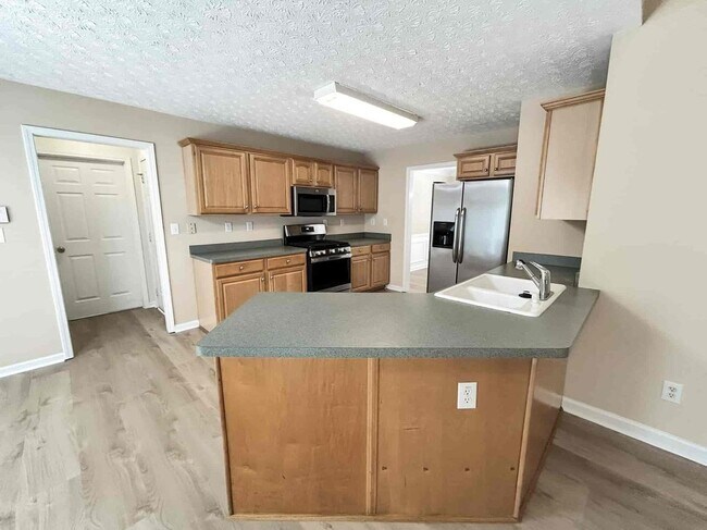 Building Photo - 6090 Farmwood Way SE