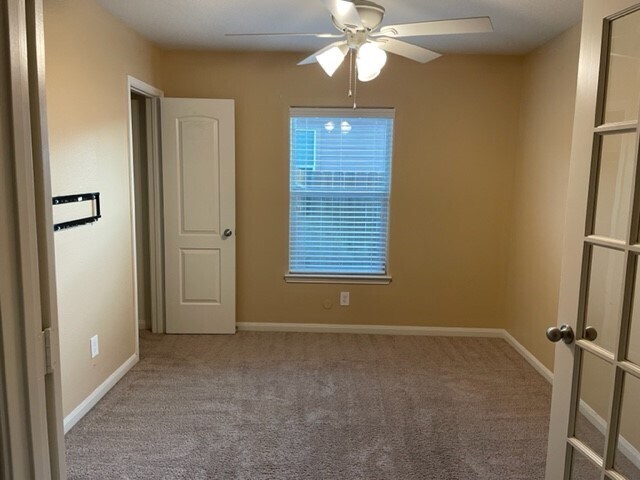 Building Photo - 1215 Wallflower Ave