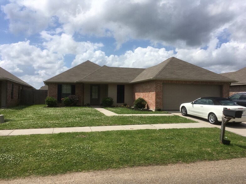 Building Photo - 108 Smalley Rd