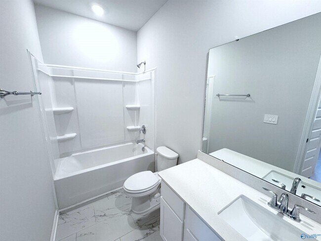 Building Photo - 169 Little Britain St