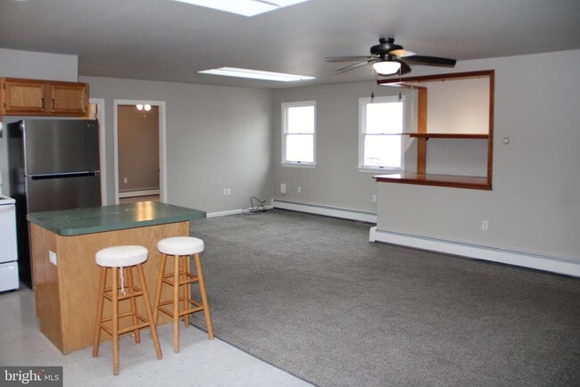 Building Photo - 130 N Mill St