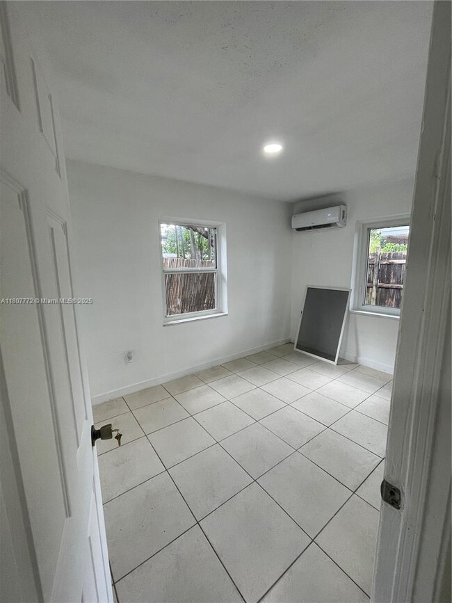 Building Photo - 13845 NW 6th Ave