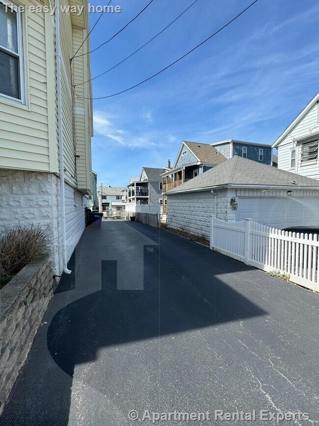 Building Photo - 14 Melville Rd