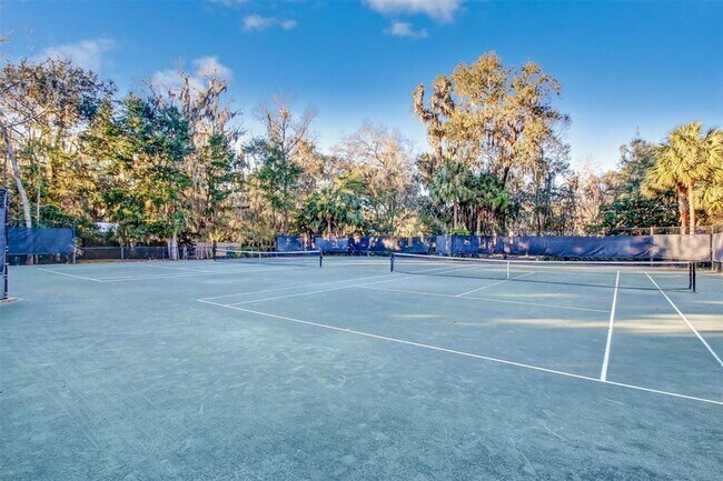 Building Photo - Luxury Living in exclusive and gated Oyste...
