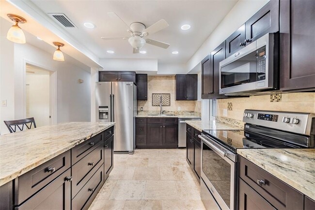Building Photo - 954 Dumont Dr