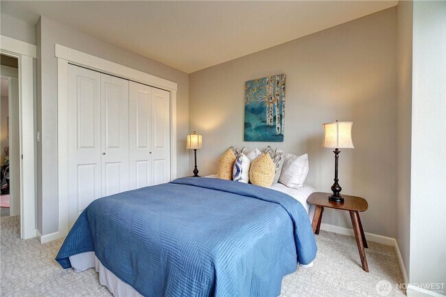 Building Photo - Stylish 5-Bed Home in Desirable Bothell ; ...