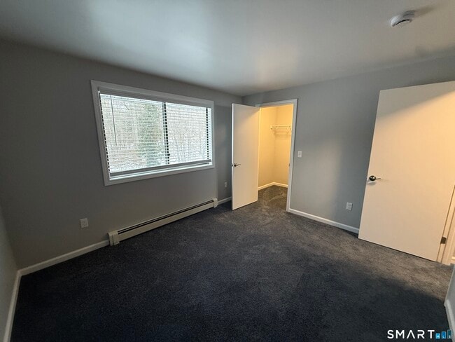 Building Photo - 292 Meridian St