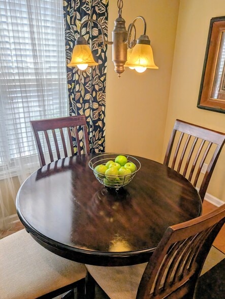 Building Photo - 711 Keystone Park Dr