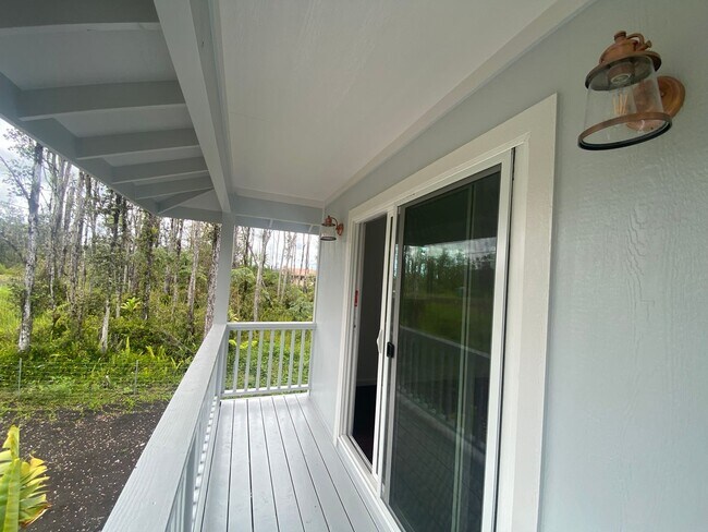 Building Photo - 3BR/2BA Two-Story Home in Ainaloa – Fenced & Gated