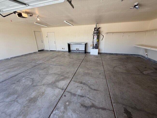 Building Photo - Beautiful Home In Apple Valley Vineyards-4...