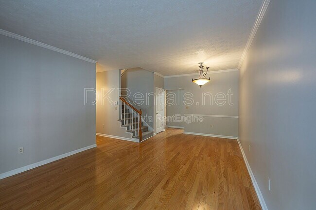Building Photo - 2680 Pine Tree Rd NE