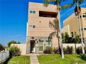 Building Photo - 13707 S Budlong Ave