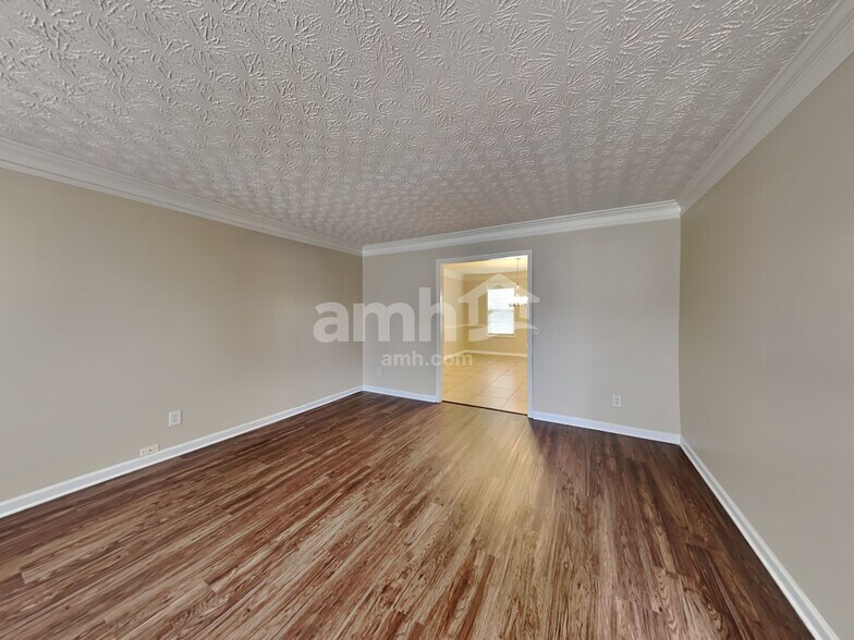 Building Photo - 1311 Aberdare Dr