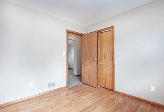 Building Photo - 4633 Warner Rd