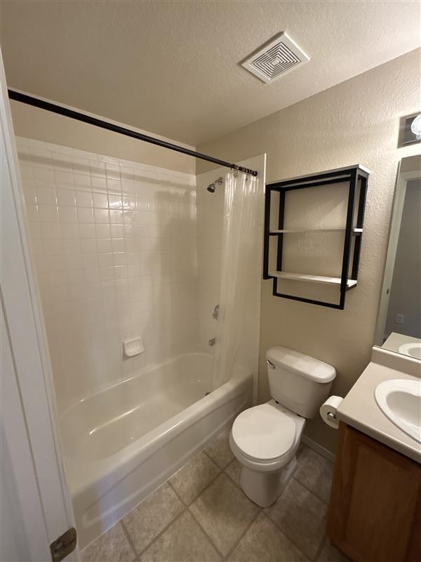 Bathroom 1 - 3011 Mandalay Grv