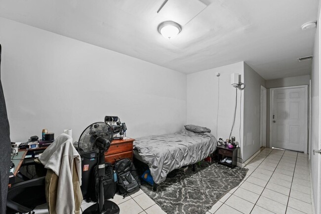Building Photo - 347 Palisade Ave