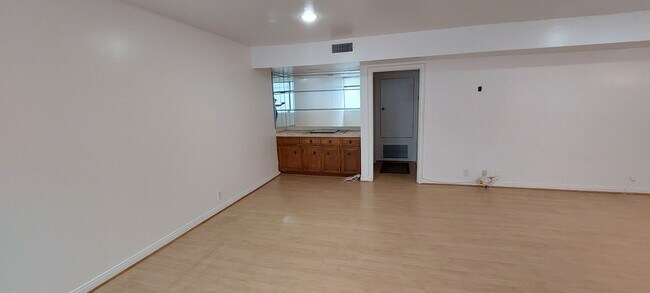 Building Photo - 1122 Peck Dr