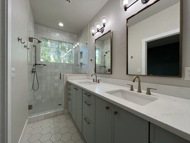 Building Photo - Beautifully Updated 3-Bedroom Bethany Home with Chef's Kitchen, Huge Bonus Room and Private Backyard