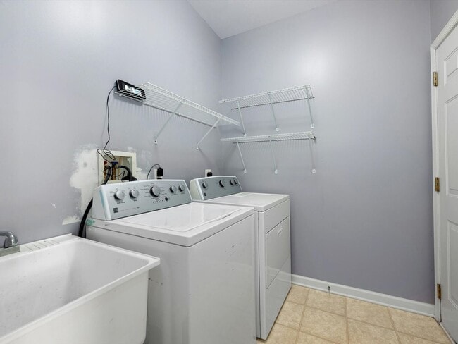 Building Photo - 9 Penhurst Ct