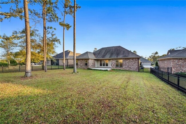 Building Photo - 7817 Hemlock St