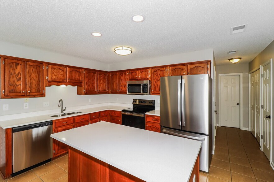 Building Photo - 5123 Summer Mist Cove