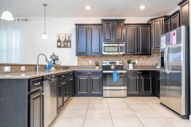 Building Photo - 1400 Moon Valley Dr