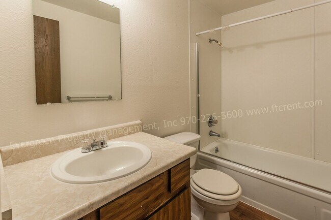 Building Photo - 1244 Maple St