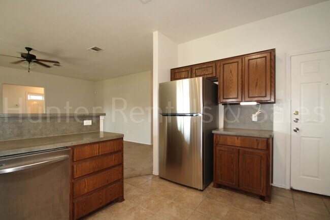 Building Photo - Spacious 4 bedroom in Goodnight Ranch