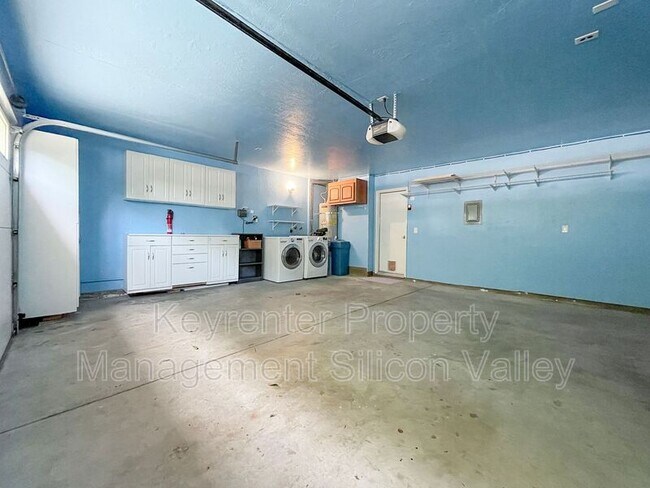 Building Photo - 2261 Plummer Ave